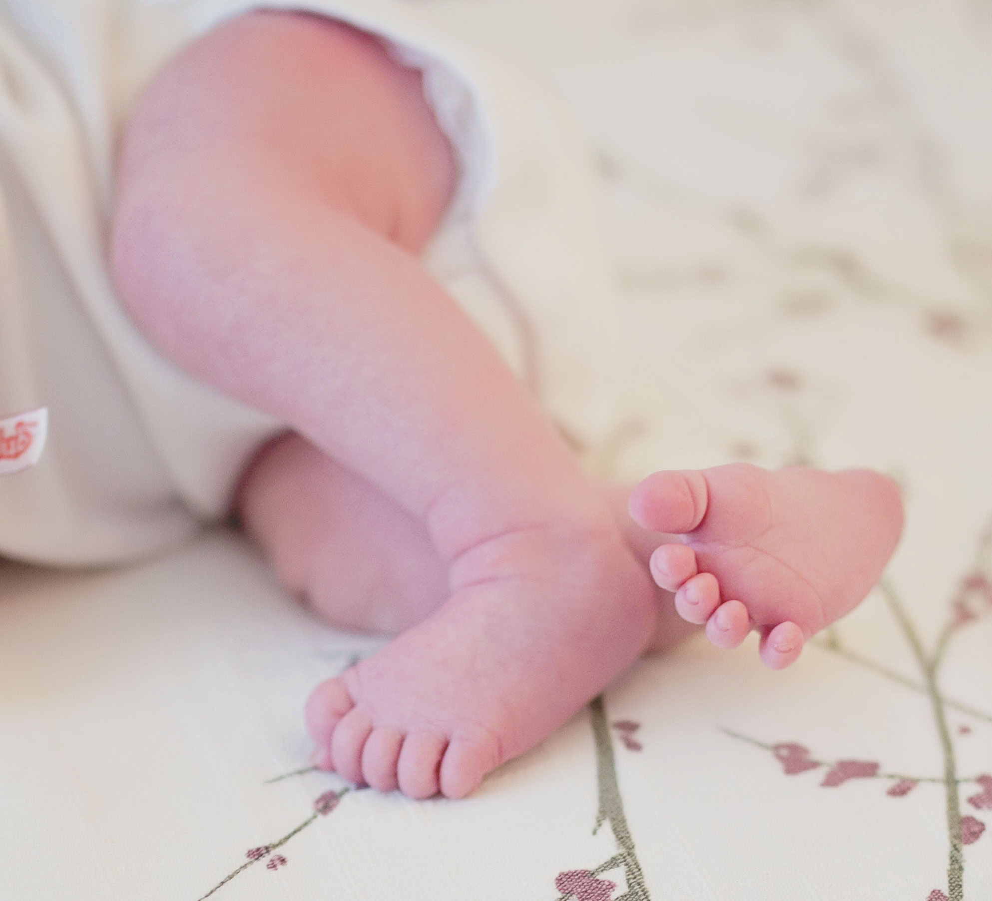 Lifestyle Newborn Session | Phoenix Newborn Photographer