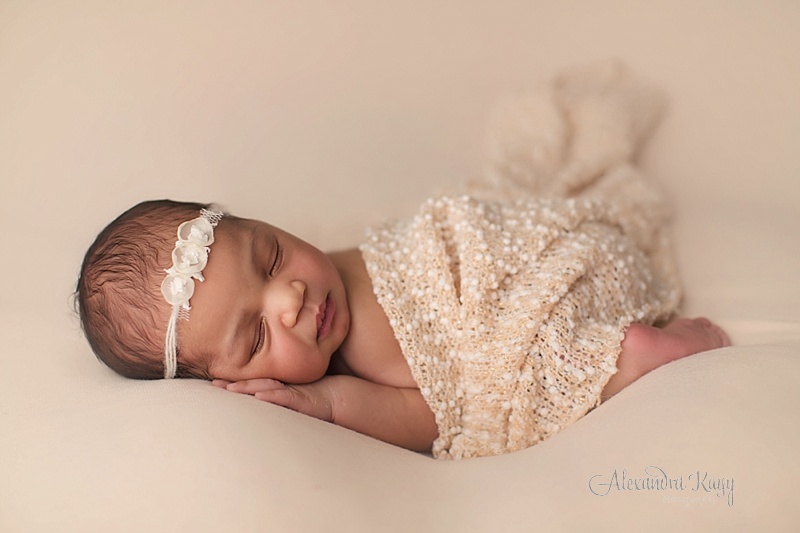 Best Phoenix Newborn Photographer_0080.jpg