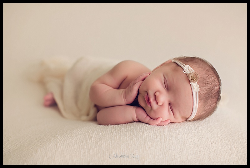 Thousand_Oaks_Newborn_Photographer_0088.jpg