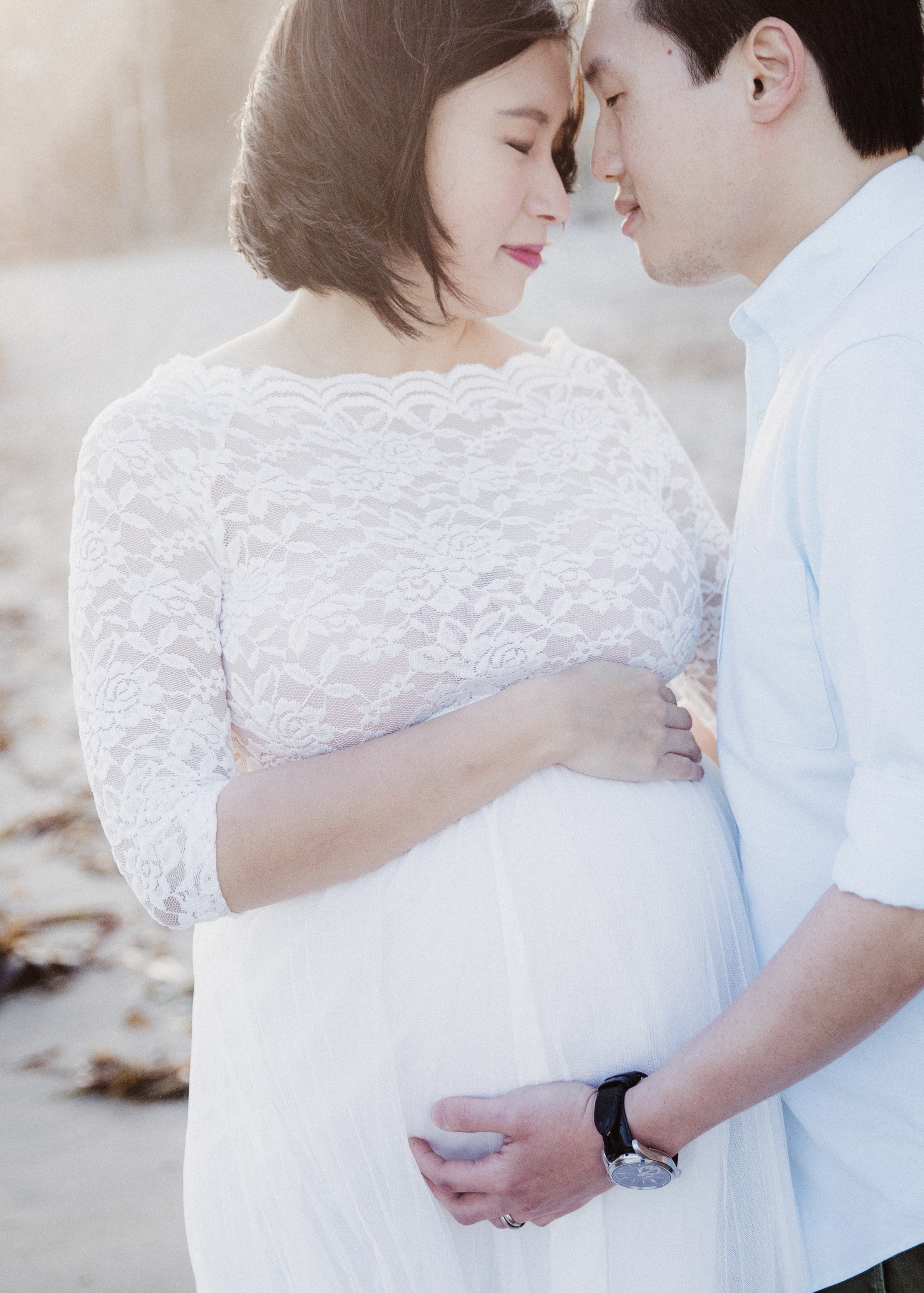 beach maternity photoshoot, maternity photographer near me, beach maternity photography