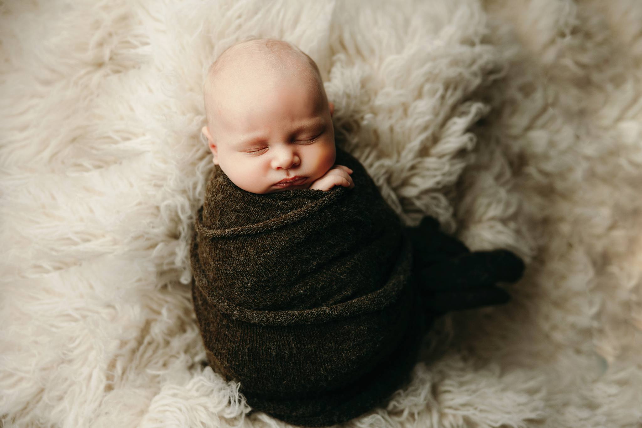 	
Litchfield Park, AZ in home newborn photographer