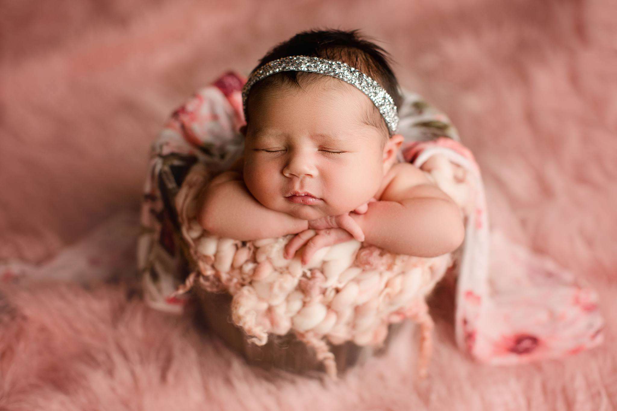 Scottsdale AZ Newborn Photographer, newborn portraits near me, luxury newborn photography, award winning newborn photos