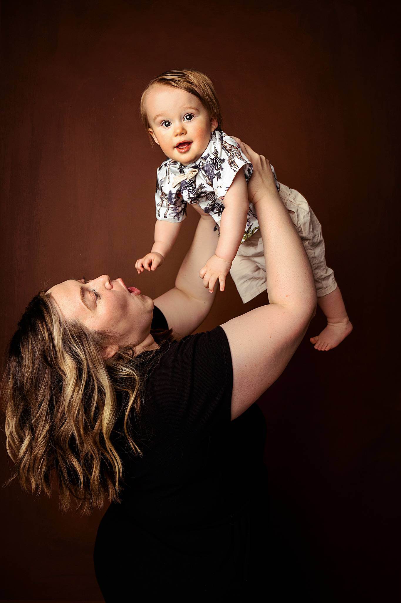 Goodyear AZ family photographer, family portraits in Goodyear AZ, family photos near me